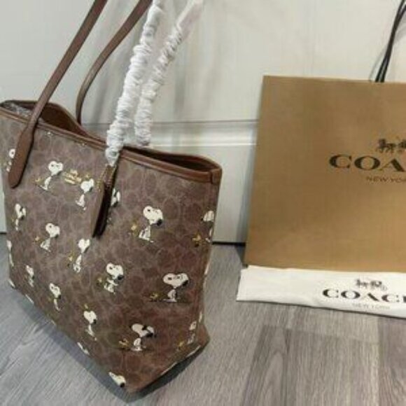 NWT Coach X Peanuts City Tote In With Snoopy Woodstock - Picture 7 of 7